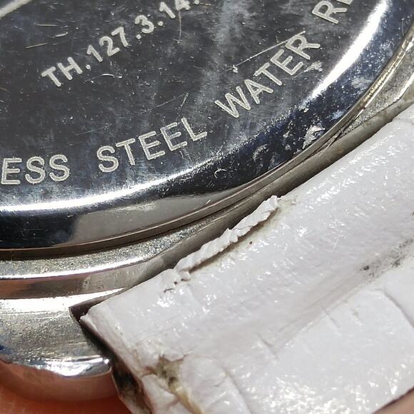 Hilfiger Ladies Watch White, Leather Band, NEW BATTERY - Picture 16 of 16